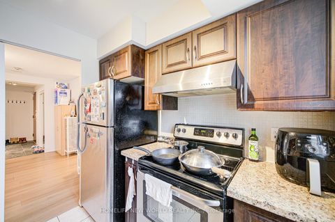 Photo 17 at 1703 - 3 Pemberton Avenue, Newtonbrook East, Toronto
