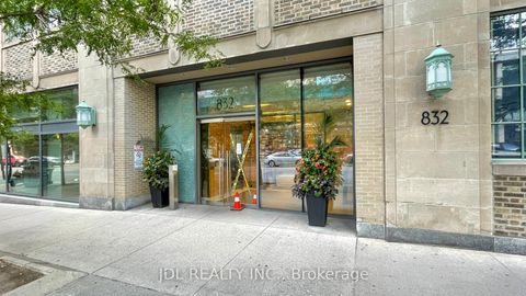 Photo 1 at 2208 - 832 Bay Street, Bay Street Corridor, Toronto