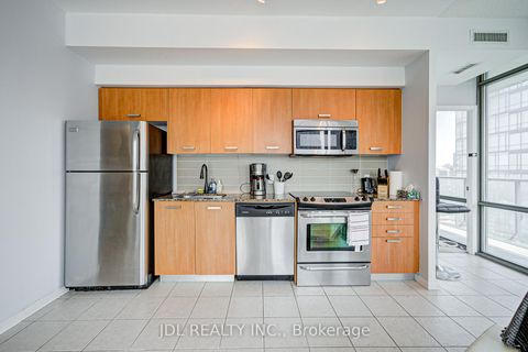 Photo 5 at 2208 - 832 Bay Street, Bay Street Corridor, Toronto