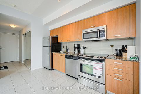 Photo 6 at 2208 - 832 Bay Street, Bay Street Corridor, Toronto