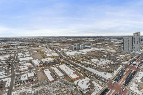 Photo 22 at 5003 - 2920 Highway 7 Road, Concord, Vaughan