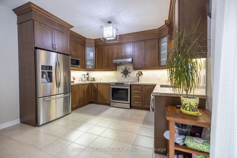 Photo 5 at 32 Rock Elm Court, Patterson, Vaughan