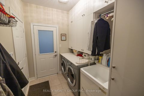 Photo 9 at 32 Rock Elm Court, Patterson, Vaughan