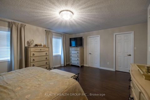 Photo 14 at 32 Rock Elm Court, Patterson, Vaughan