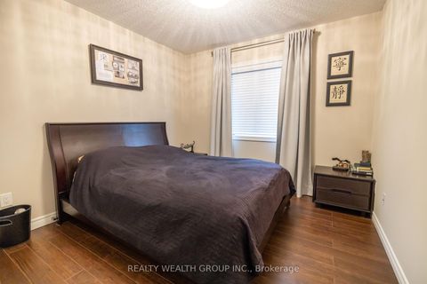 Photo 17 at 32 Rock Elm Court, Patterson, Vaughan