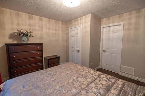 Photo 21 at 32 Rock Elm Court, Patterson, Vaughan