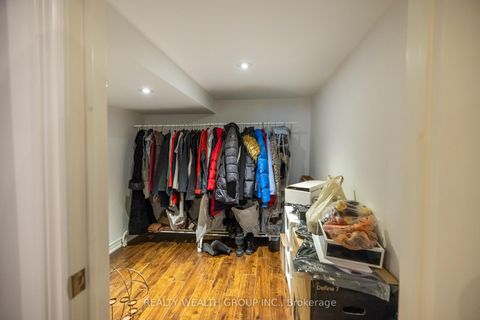 Photo 28 at 32 Rock Elm Court, Patterson, Vaughan