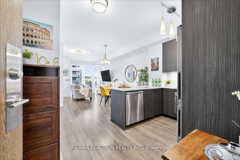 Photo 15 at 204 - 99 Eagle Rock Way, Rural Vaughan, Vaughan