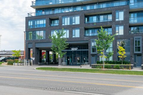 Photo 3 at 1005 - 3237 Bayview Avenue, Steeles, Toronto