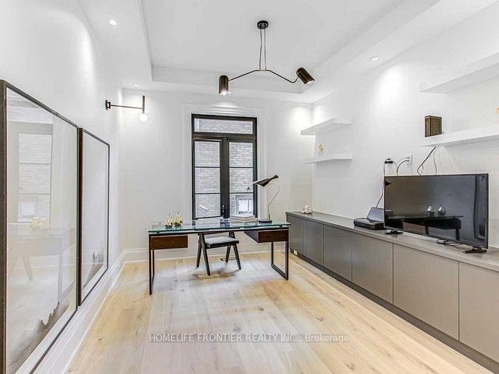 Photo 9 at 20 Arrowstook Road, Bayview Village, Toronto