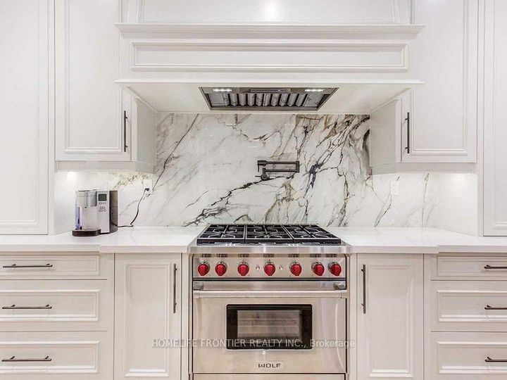 Photo 11 at 20 Arrowstook Road, Bayview Village, Toronto