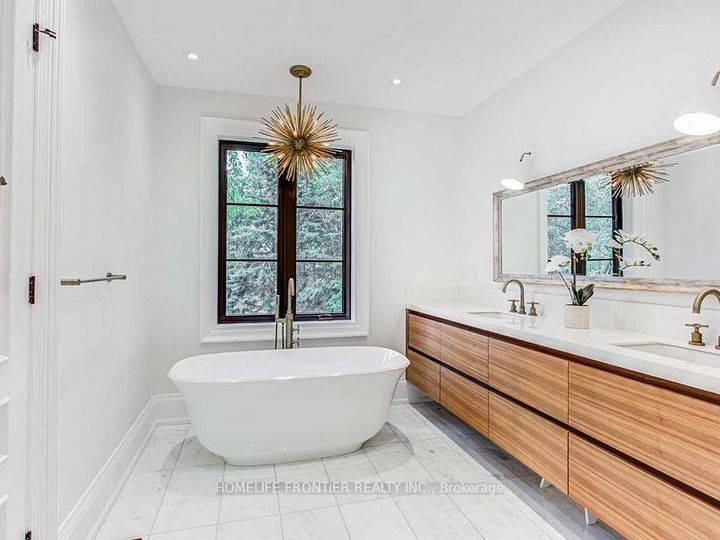 Photo 12 at 20 Arrowstook Road, Bayview Village, Toronto