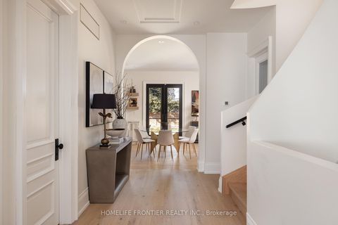 Photo 2 at 20 Arrowstook Road, Bayview Village, Toronto