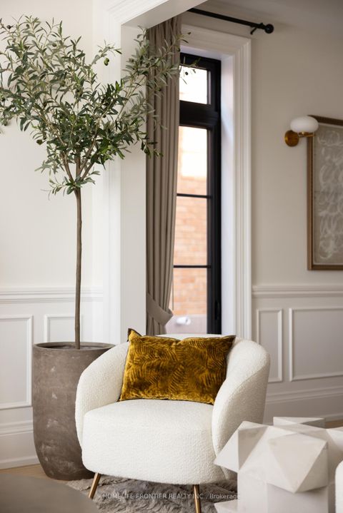 Photo 3 at 20 Arrowstook Road, Bayview Village, Toronto