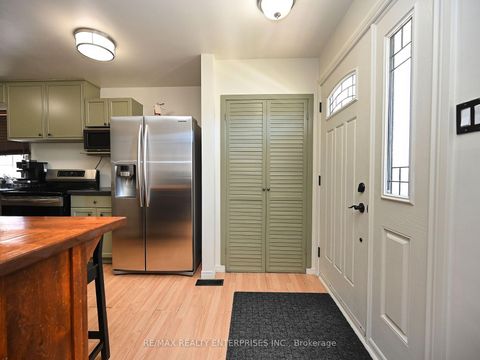 Photo 7 at 13 Avon Park Drive, Queensway, Toronto