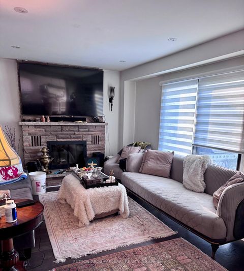 Photo 3 at 98 Golf Links Drive, Aurora Highlands, Aurora