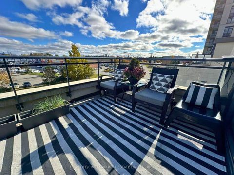 Photo 12 at 118 - 12 Woodstream Boulevard, Vaughan Grove, Vaughan