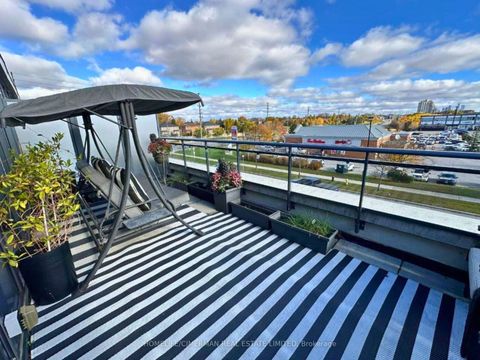 Photo 13 at 118 - 12 Woodstream Boulevard, Vaughan Grove, Vaughan