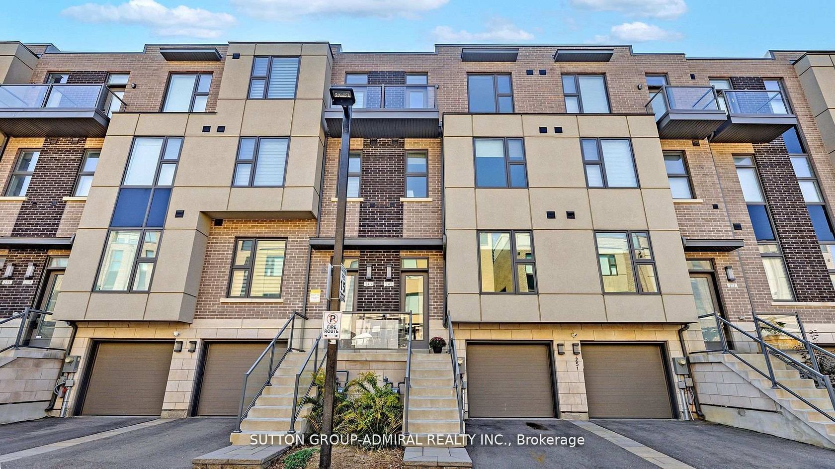 247 Smallwood Circle S, Brownridge, Vaughan 