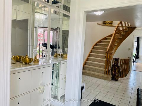 Photo 7 at 87 O'Connor Crescent S, North Richvale, Richmond Hill