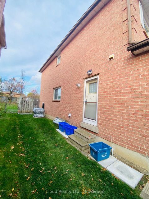 Photo 23 at 87 O'Connor Crescent S, North Richvale, Richmond Hill