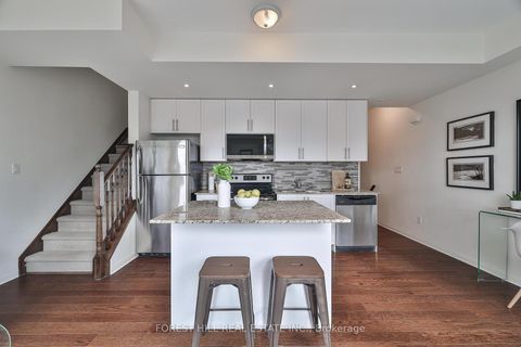 Photo 9 at 318 - 639 Lawrence Avenue W, Lawrence, Toronto