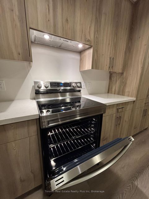 Photo 2 at 1341 Kaniv Street, NW Northwest, Oakville