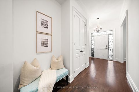 Photo 3 at 117 Parkview Hill Crescent, Parkview, Toronto