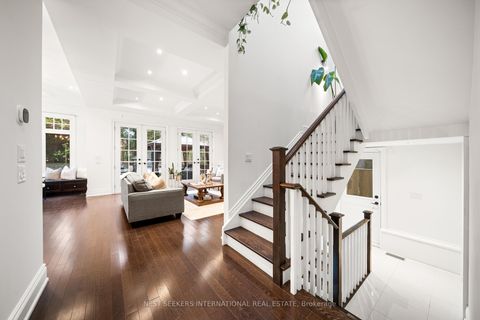 Photo 11 at 117 Parkview Hill Crescent, Parkview, Toronto