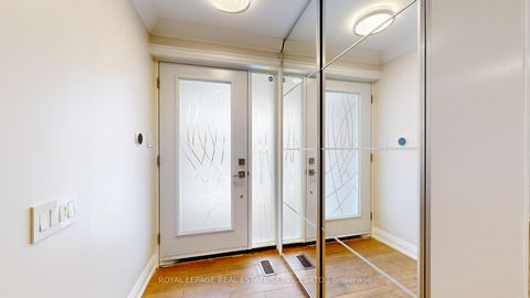 Photo 2 at 12 Warlingham Court, West Deane, Toronto