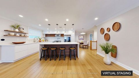 Photo 7 at 12 Warlingham Court, West Deane, Toronto