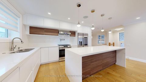 Photo 8 at 12 Warlingham Court, West Deane, Toronto