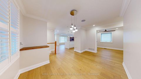 Photo 11 at 12 Warlingham Court, West Deane, Toronto