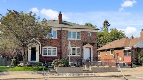 Photo 2 at 1130 Woodbine Avenue, East York, Toronto