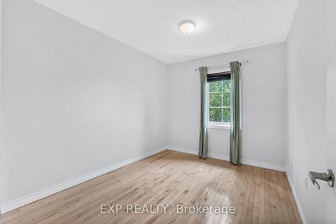 Photo 11 at 722 Weston Road, Smythe, Toronto