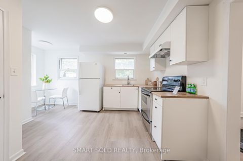 Photo 4 at 81 Maxome Avenue, Newtonbrook East, Toronto