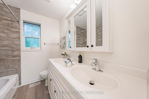 Photo 14 at 81 Maxome Avenue, Newtonbrook East, Toronto