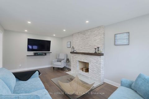 Photo 11 at 27 Looking Glass Crescent, East Woodbridge, Vaughan