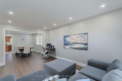 Photo 20 at 27 Looking Glass Crescent, East Woodbridge, Vaughan