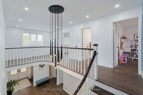 Photo 26 at 27 Looking Glass Crescent, East Woodbridge, Vaughan