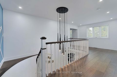 Photo 28 at 27 Looking Glass Crescent, East Woodbridge, Vaughan