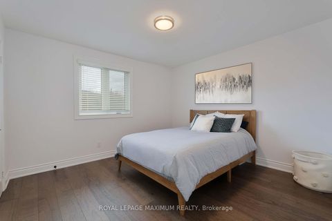 Photo 39 at 27 Looking Glass Crescent, East Woodbridge, Vaughan