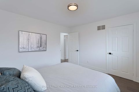 Photo 40 at 27 Looking Glass Crescent, East Woodbridge, Vaughan