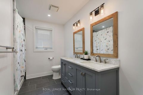 Photo 41 at 27 Looking Glass Crescent, East Woodbridge, Vaughan