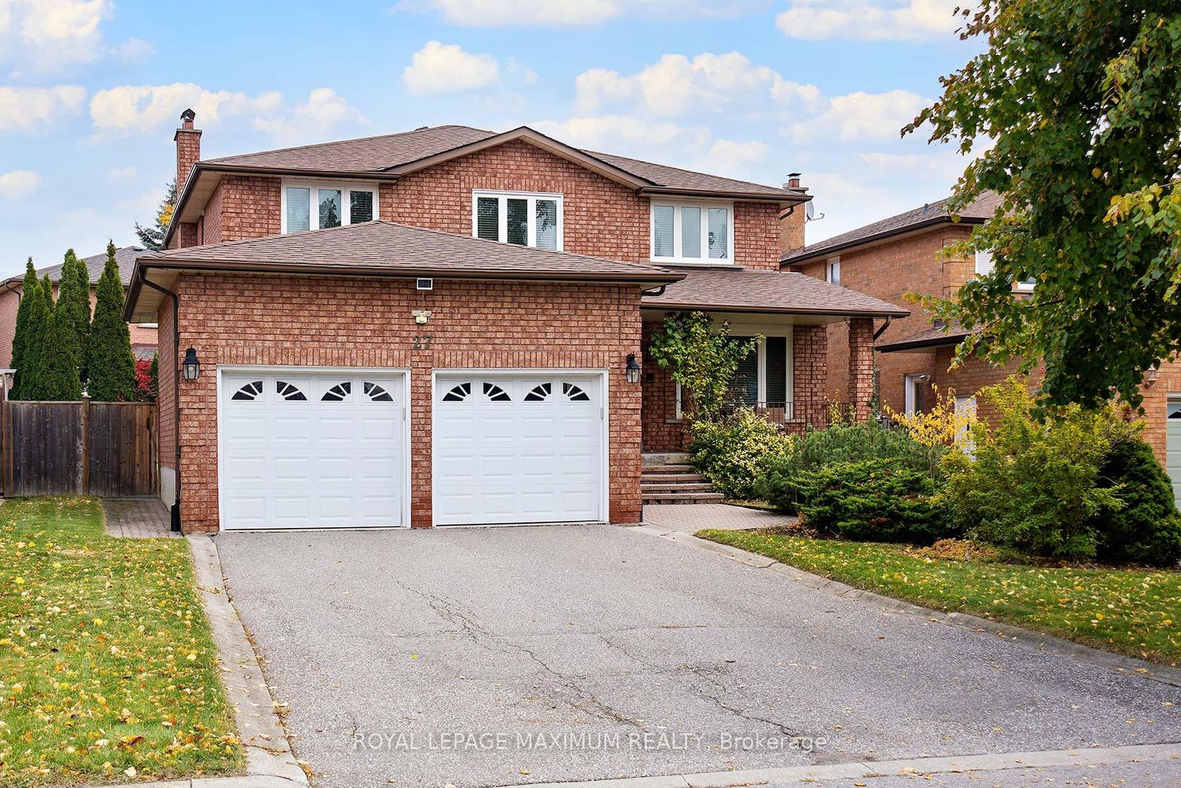 27 Looking Glass Crescent, East Woodbridge, Vaughan 