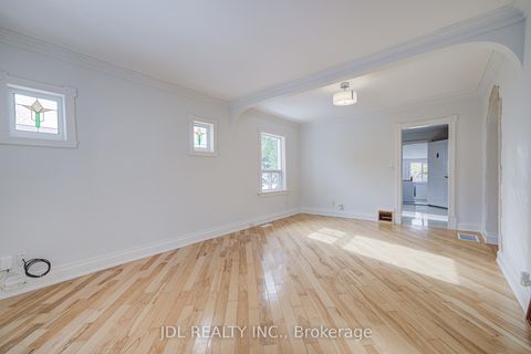 Photo 4 at 138 Wesley Street W, Queensway, Toronto
