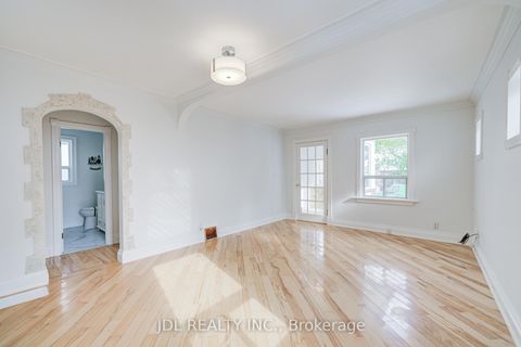 Photo 7 at 138 Wesley Street W, Queensway, Toronto