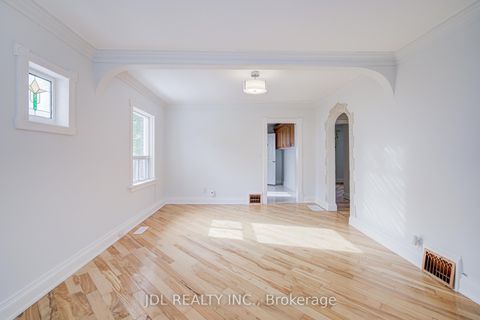 Photo 8 at 138 Wesley Street W, Queensway, Toronto