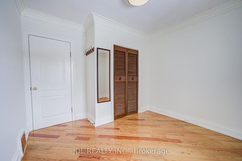 Photo 10 at 138 Wesley Street W, Queensway, Toronto