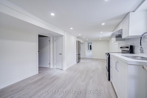 Photo 22 at 138 Wesley Street W, Queensway, Toronto